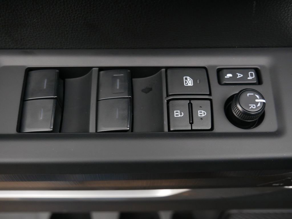 Used 2025 Toyota Sequoia Platinum AWD/4WD image 16