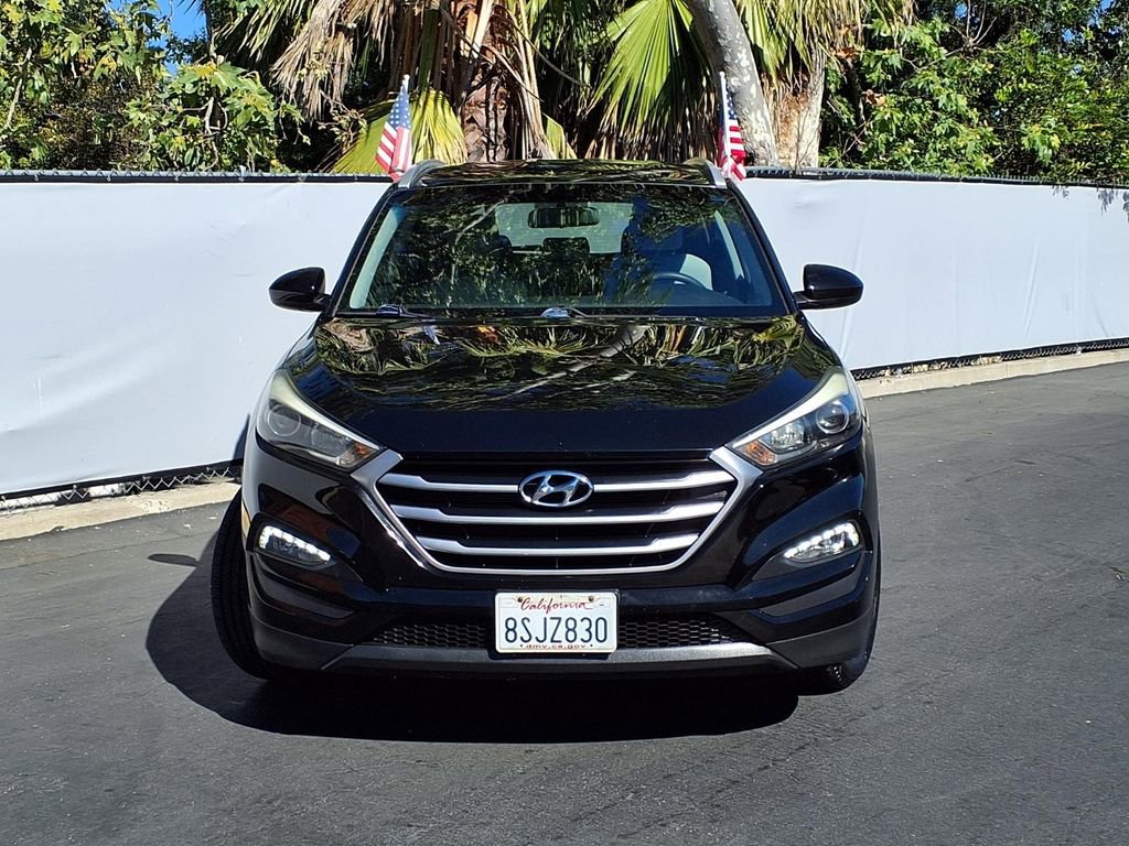 Used 2017 Hyundai Tucson SE image 2