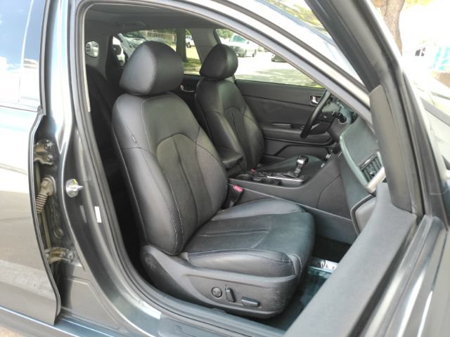 Used 2020 Kia Optima Premium FWD image 25