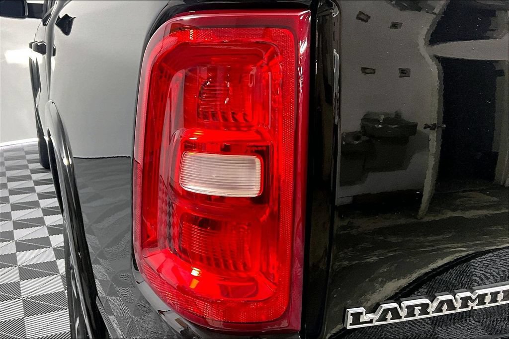 Used 2025 RAM 1500 Laramie AWD/4WD image 29