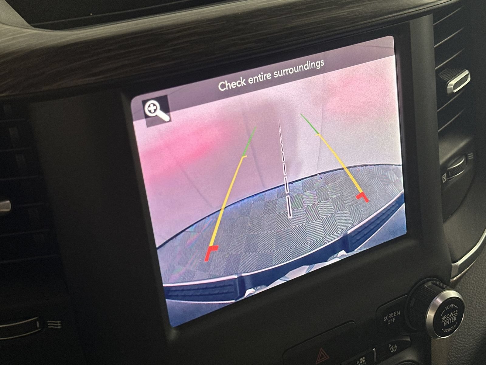 Used 2019 RAM 1500 Laramie AWD/4WD image 17