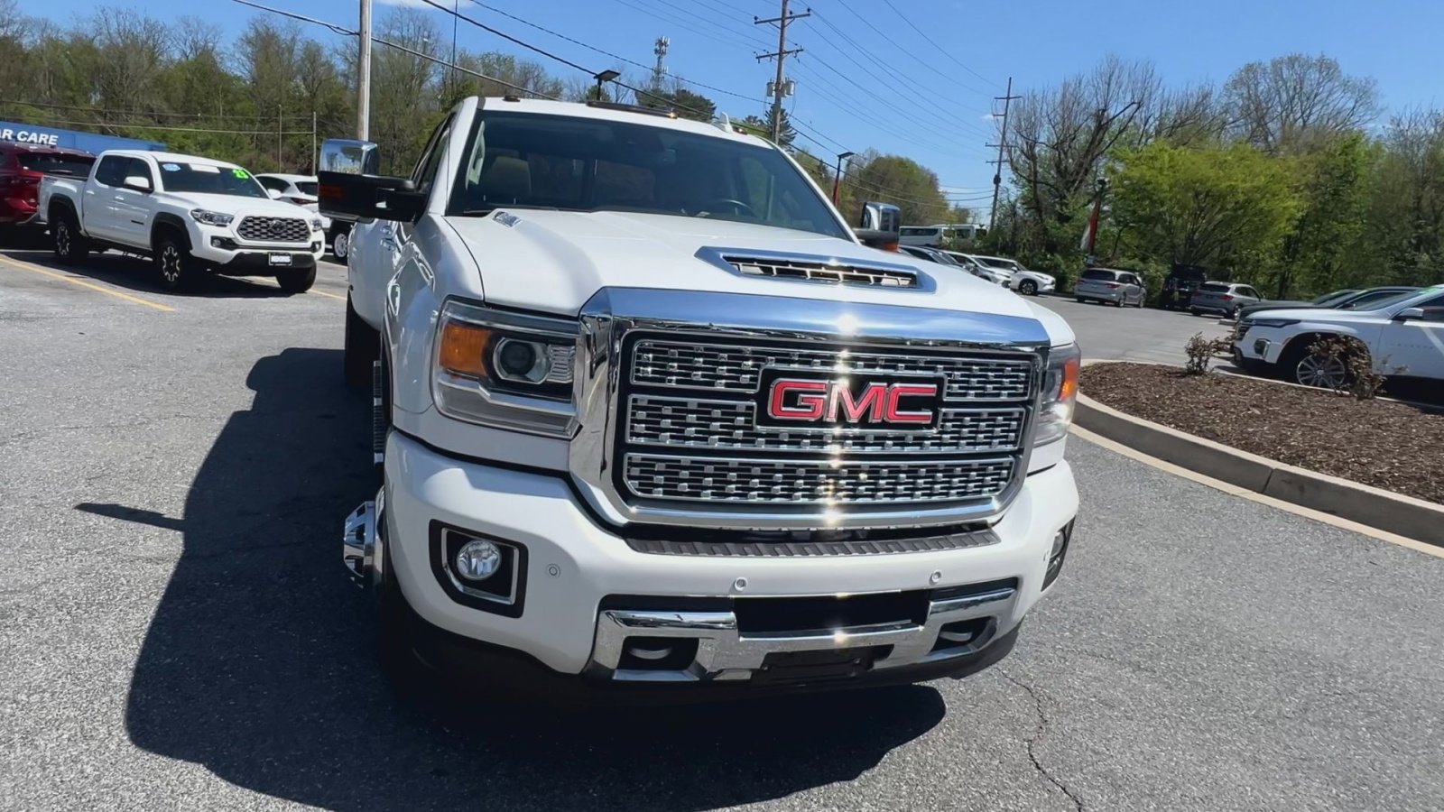 Used 2018 GMC Sierra 3500 Denali w/ Duramax Plus Package image 4