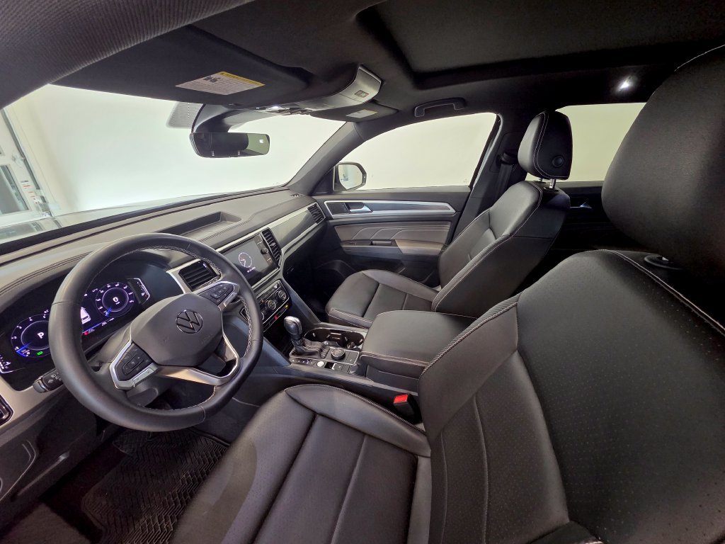 Used 2023 Volkswagen Atlas Cross Sport SEL AWD/4WD image 14