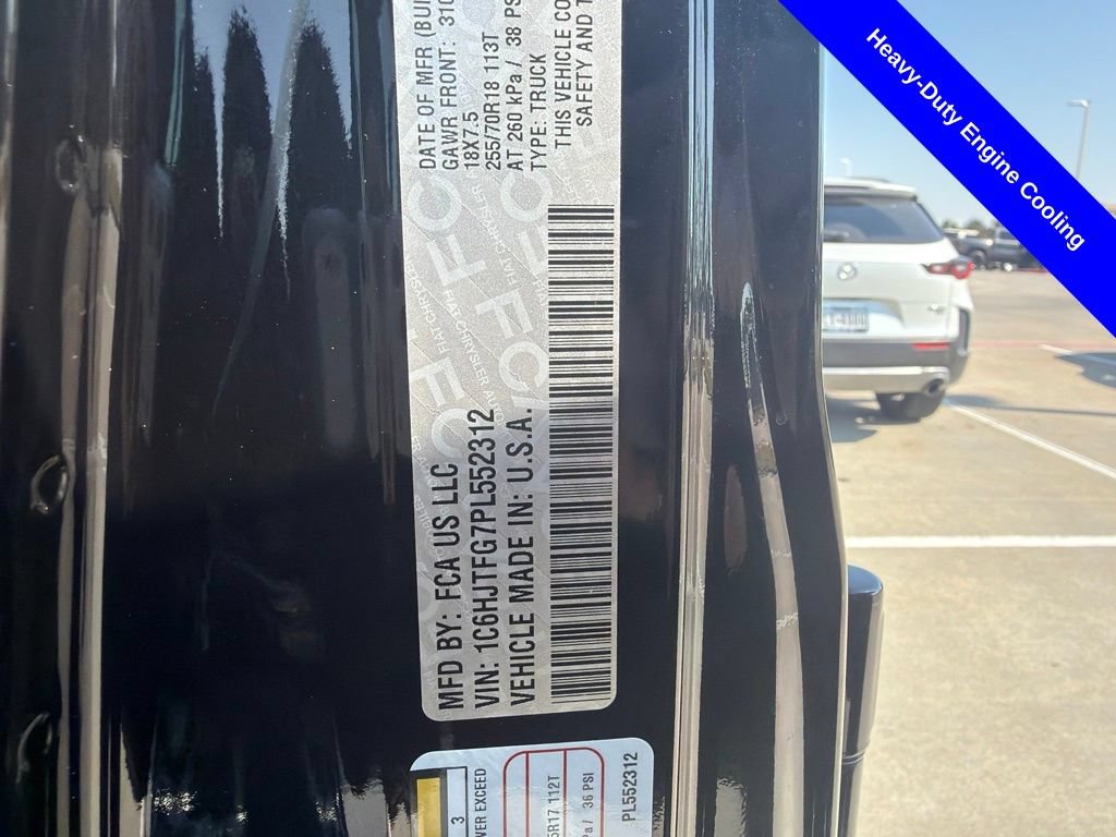 Used 2023 Jeep Gladiator Overland w/ Trailer Tow Package AWD/4WD image 12