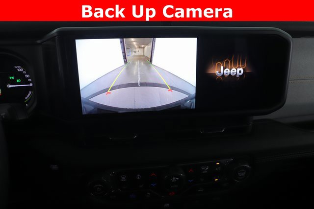 Used 2025 Jeep Wrangler Unlimited Sahara image 22