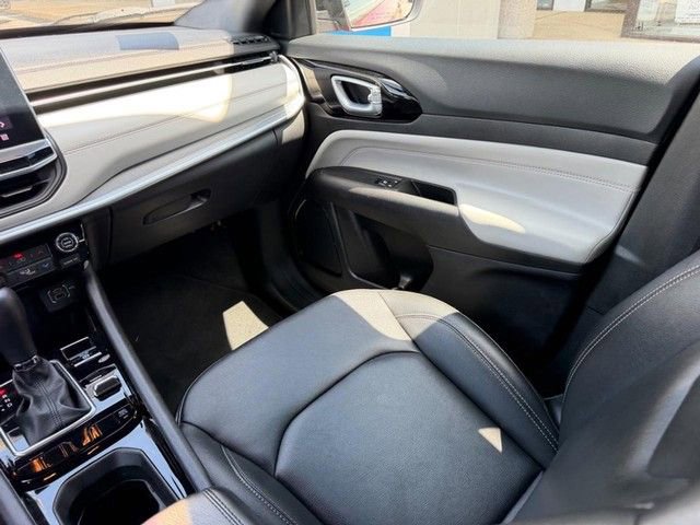 Used 2025 Jeep Compass Limited AWD/4WD image 17