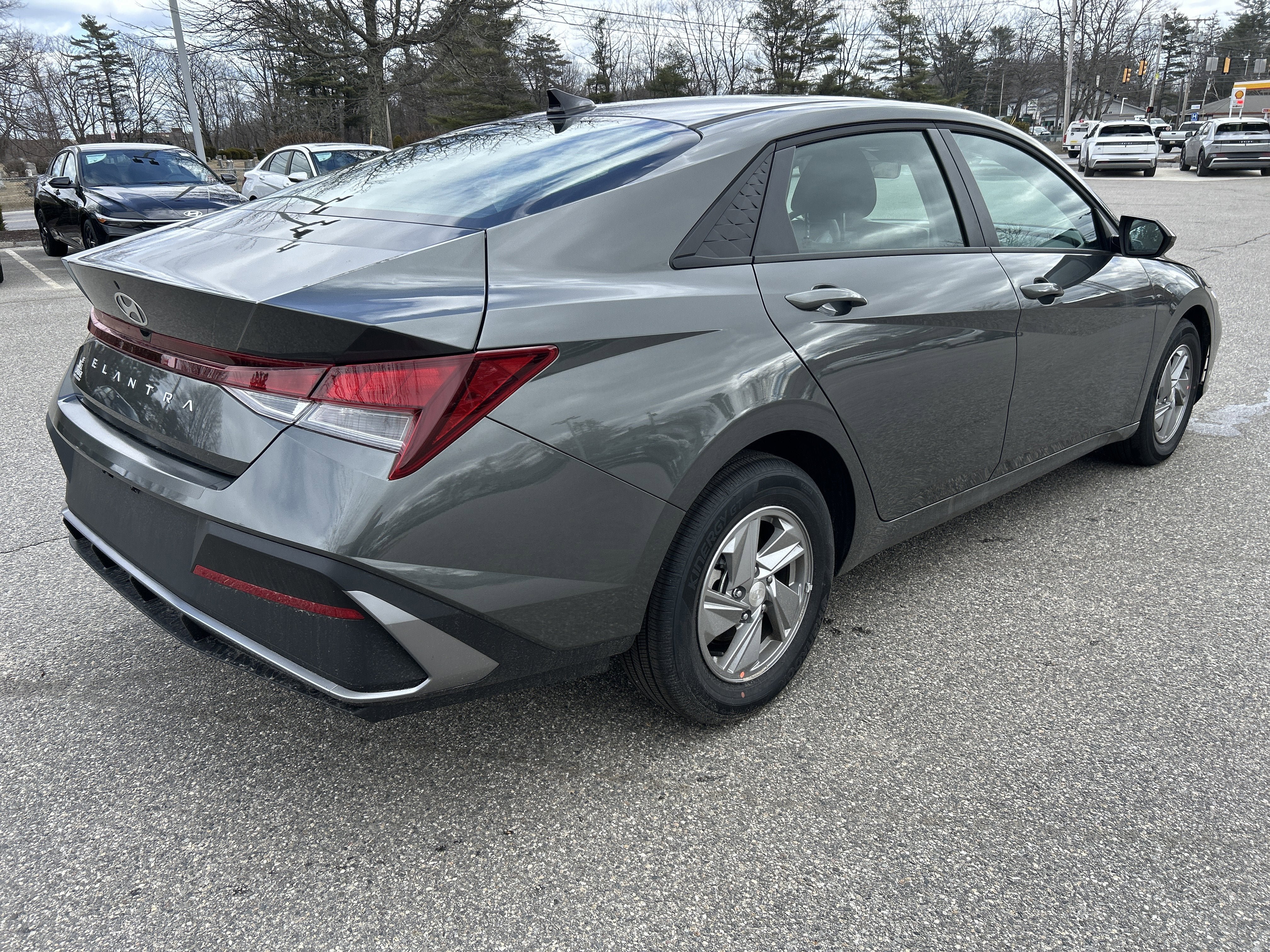 New 2026 Hyundai Elantra SE image 7