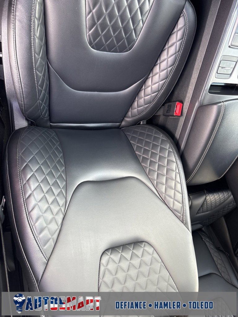 Used 2024 Ford Edge Titanium image 43