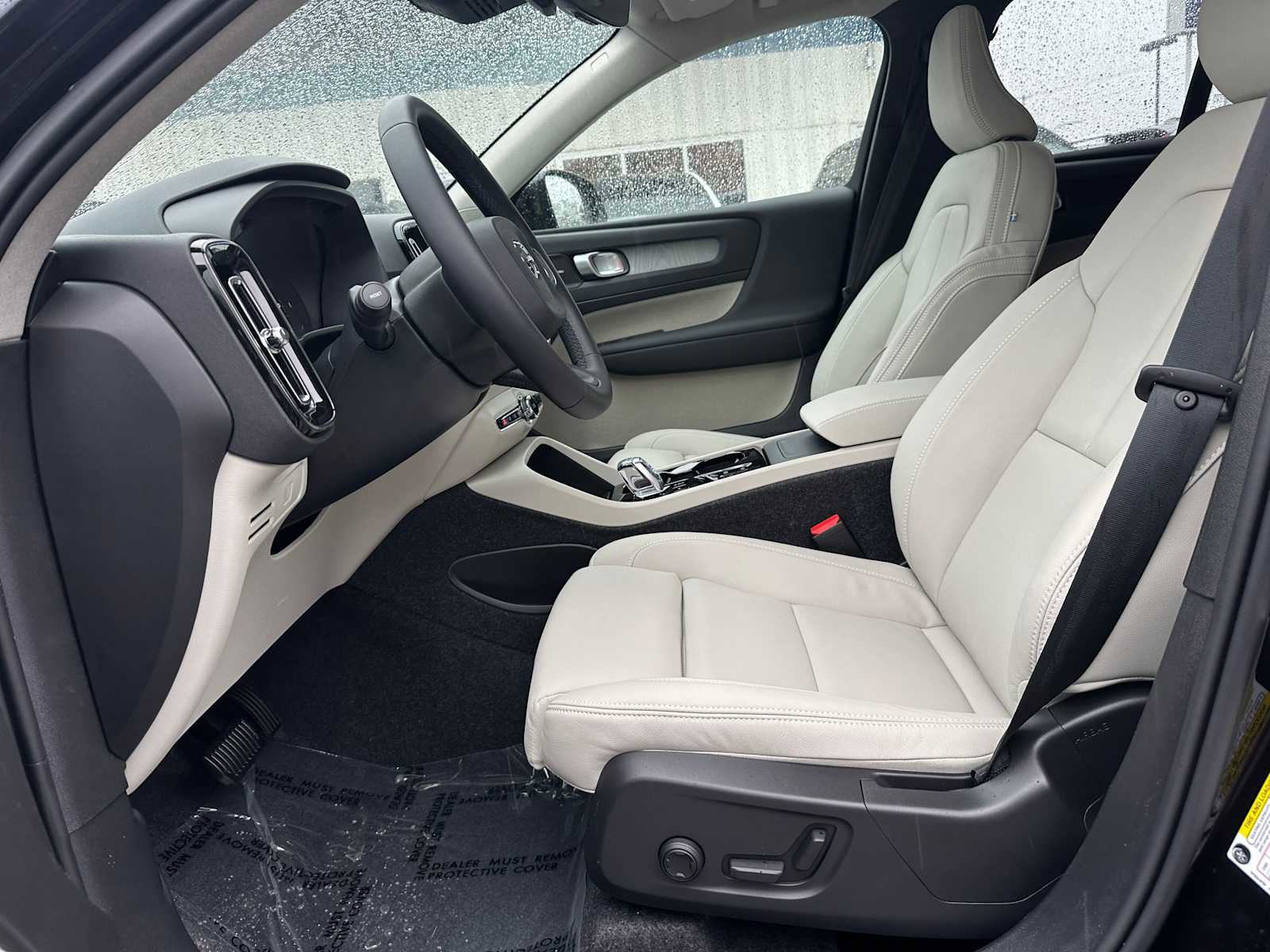 New 2026 Volvo XC40 B5 Plus w/ Climate Package image 25