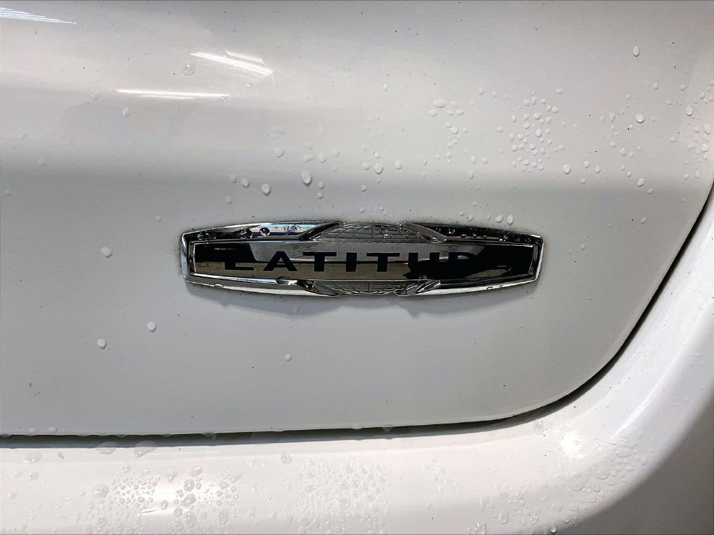 Used 2018 Jeep Compass Latitude w/ Popular Equipment Group AWD/4WD image 30