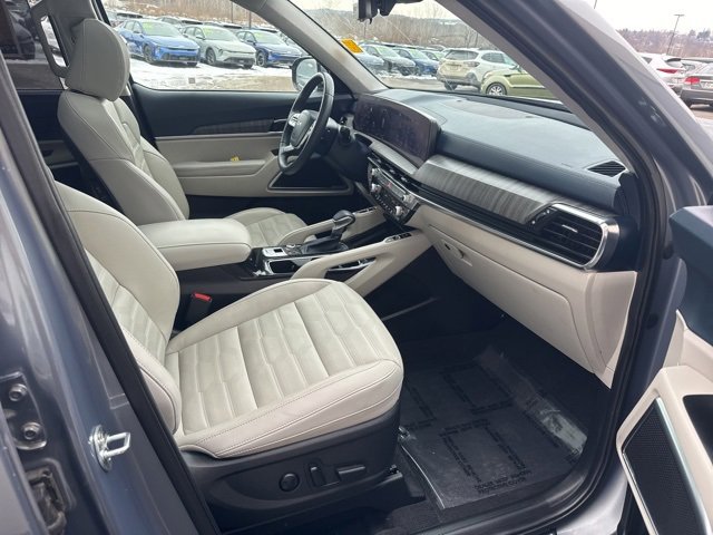 Used 2024 Kia Telluride SX Prestige w/ Towing Package image 19
