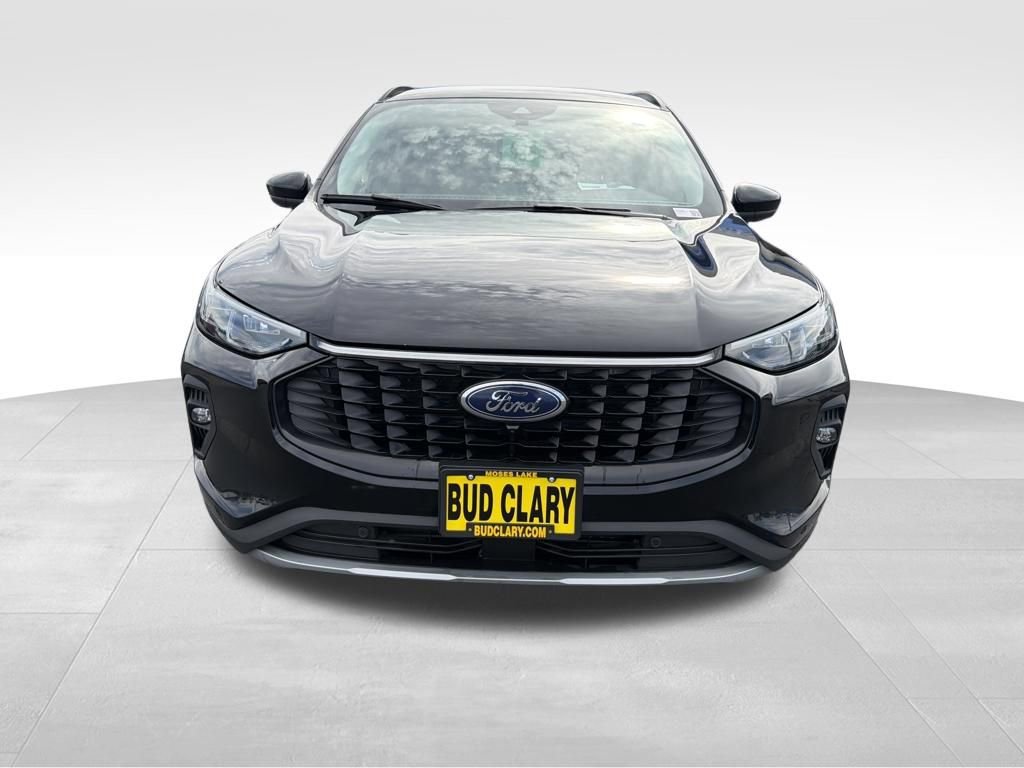 Used 2024 Ford Escape Platinum image 10