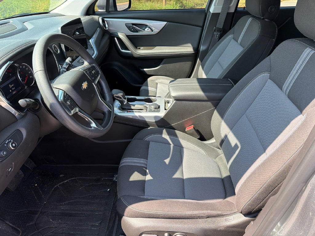 Used 2025 Chevrolet Blazer LT w/ Driver Confidence Package FWD image 9