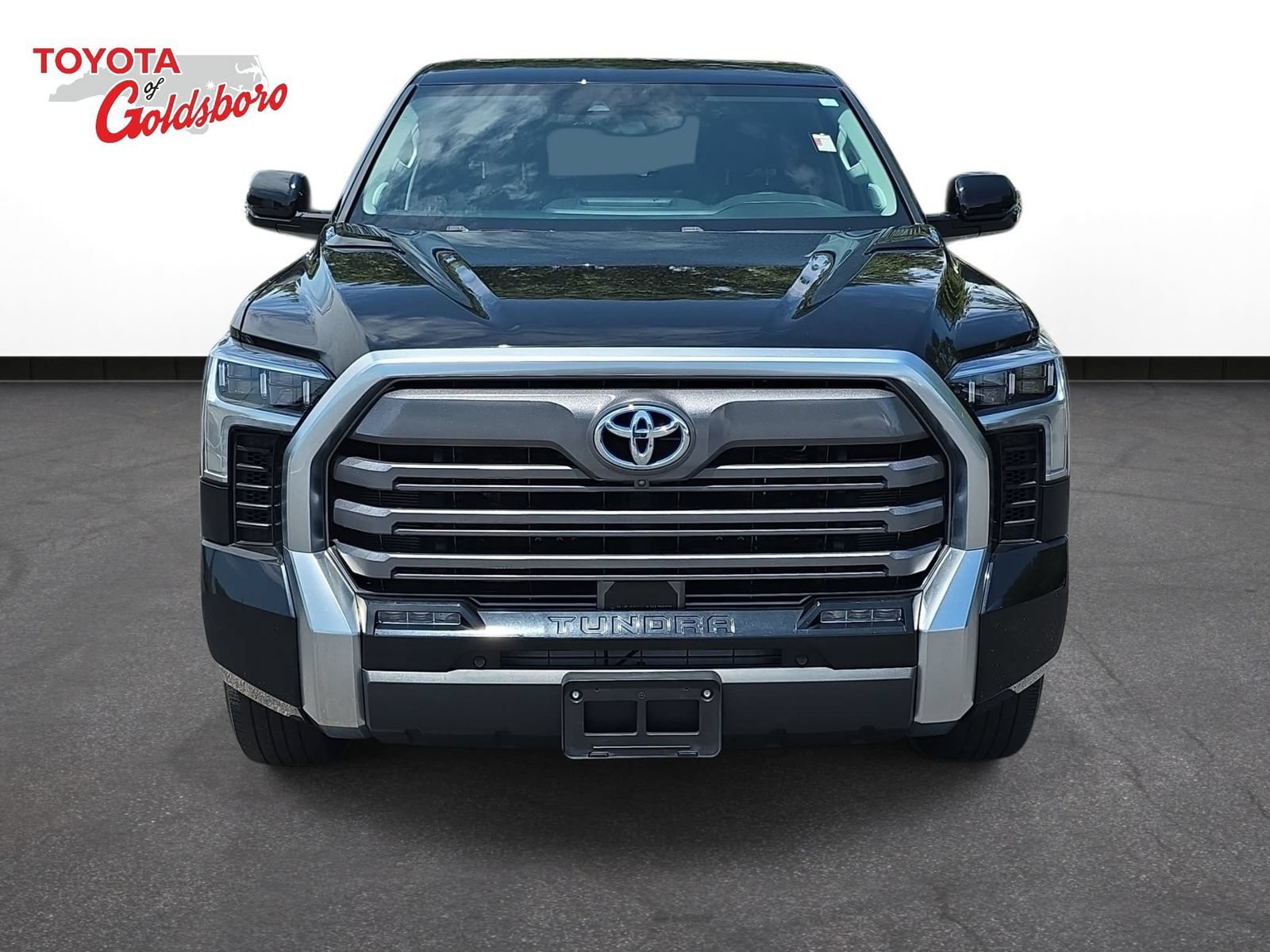 Used 2024 Toyota Tundra Limited AWD/4WD image 2
