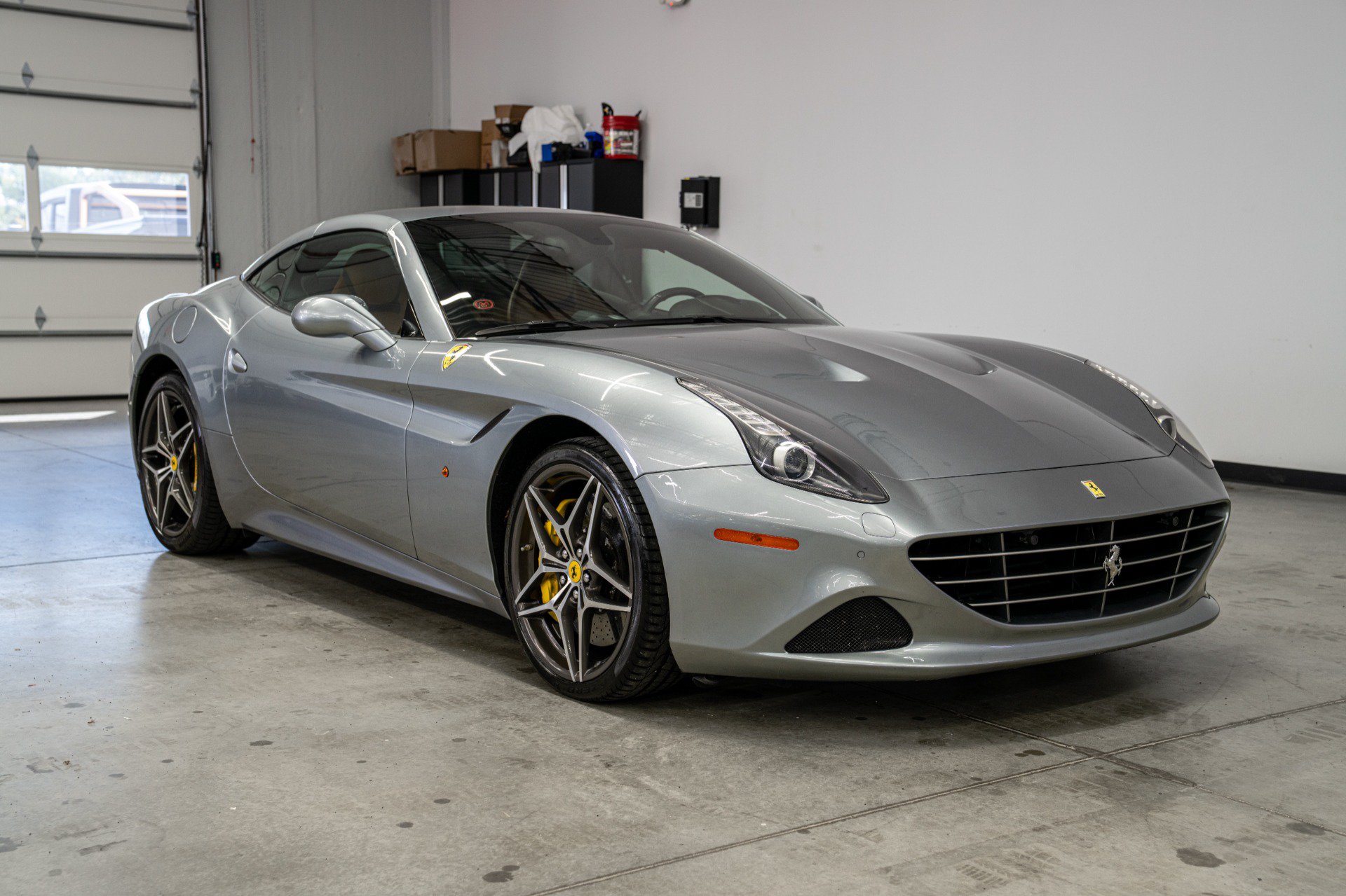 Used 2017 Ferrari California T RWD image 39