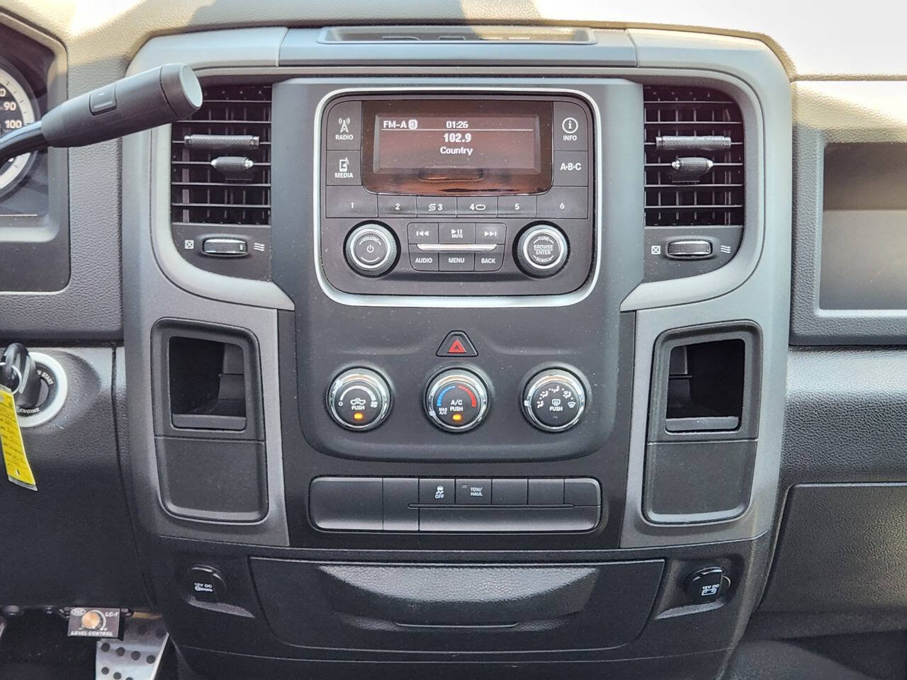 Used 2014 RAM 1500 Express RWD image 17