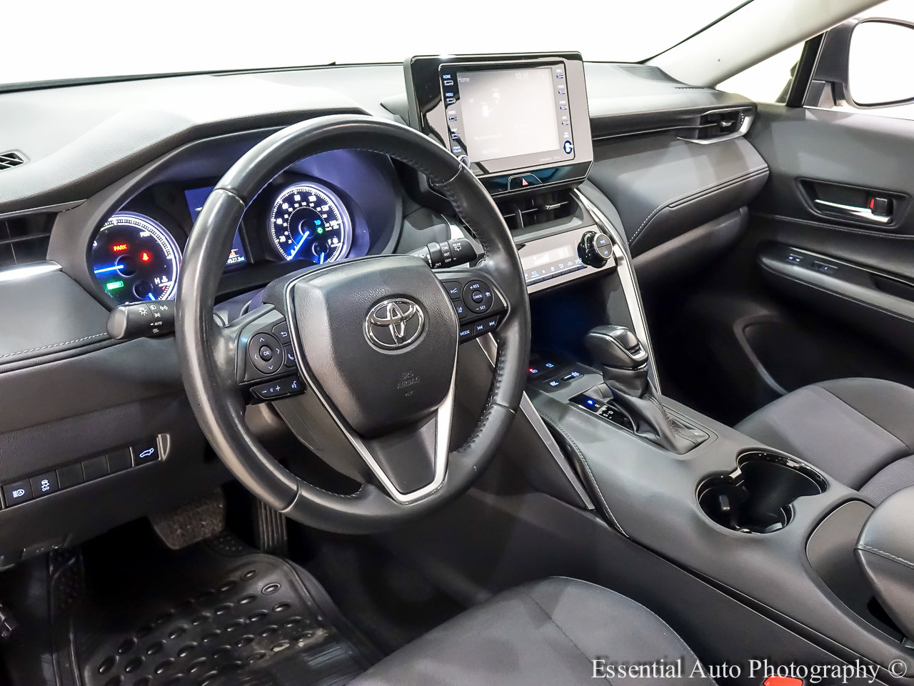 Used 2022 Toyota Venza LE image 15