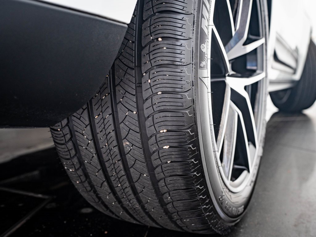 Certified 2024 Porsche Macan image 41