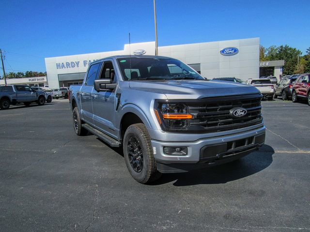 New 2025 Ford F150 XLT w/ Equipment Group 302A MID