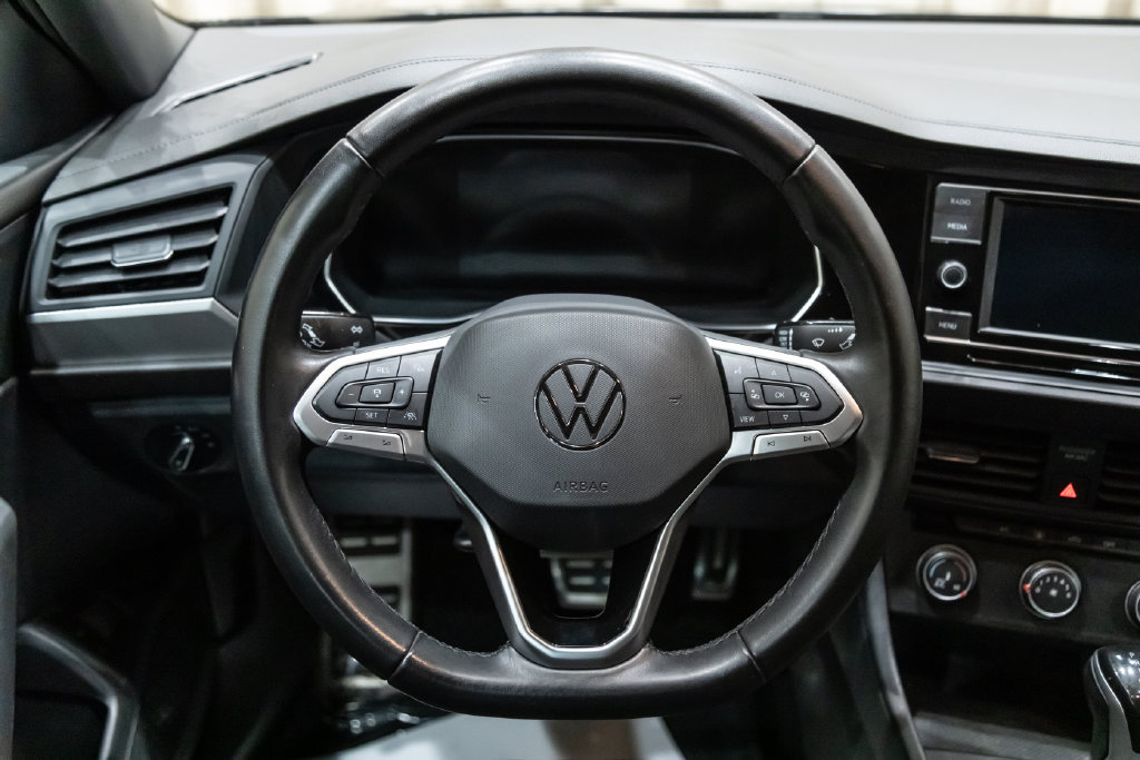 Used 2023 Volkswagen Jetta Sport FWD image 17