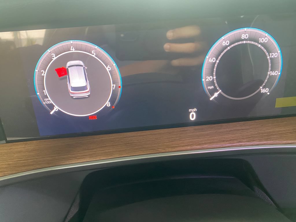New 2026 Volkswagen Tiguan SEL R-Line AWD/4WD image 33