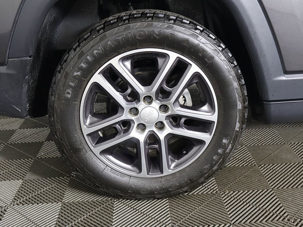 Used 2019 Jeep Compass Latitude w/ Popular Equipment Group image 19
