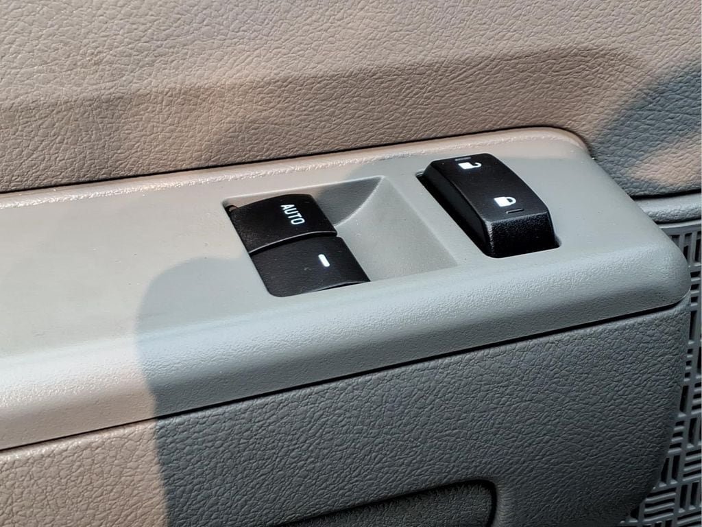 Used 2023 Ford E-450 and Econoline 450 Super Duty w/ Power Windows & Locks Group RWD image 20