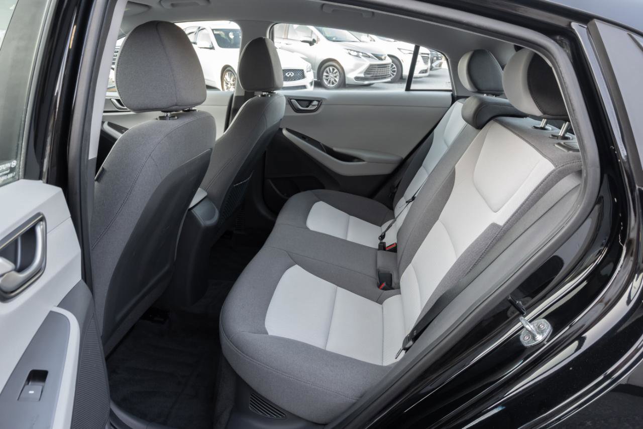 Used 2020 Hyundai Ioniq Blue FWD image 17
