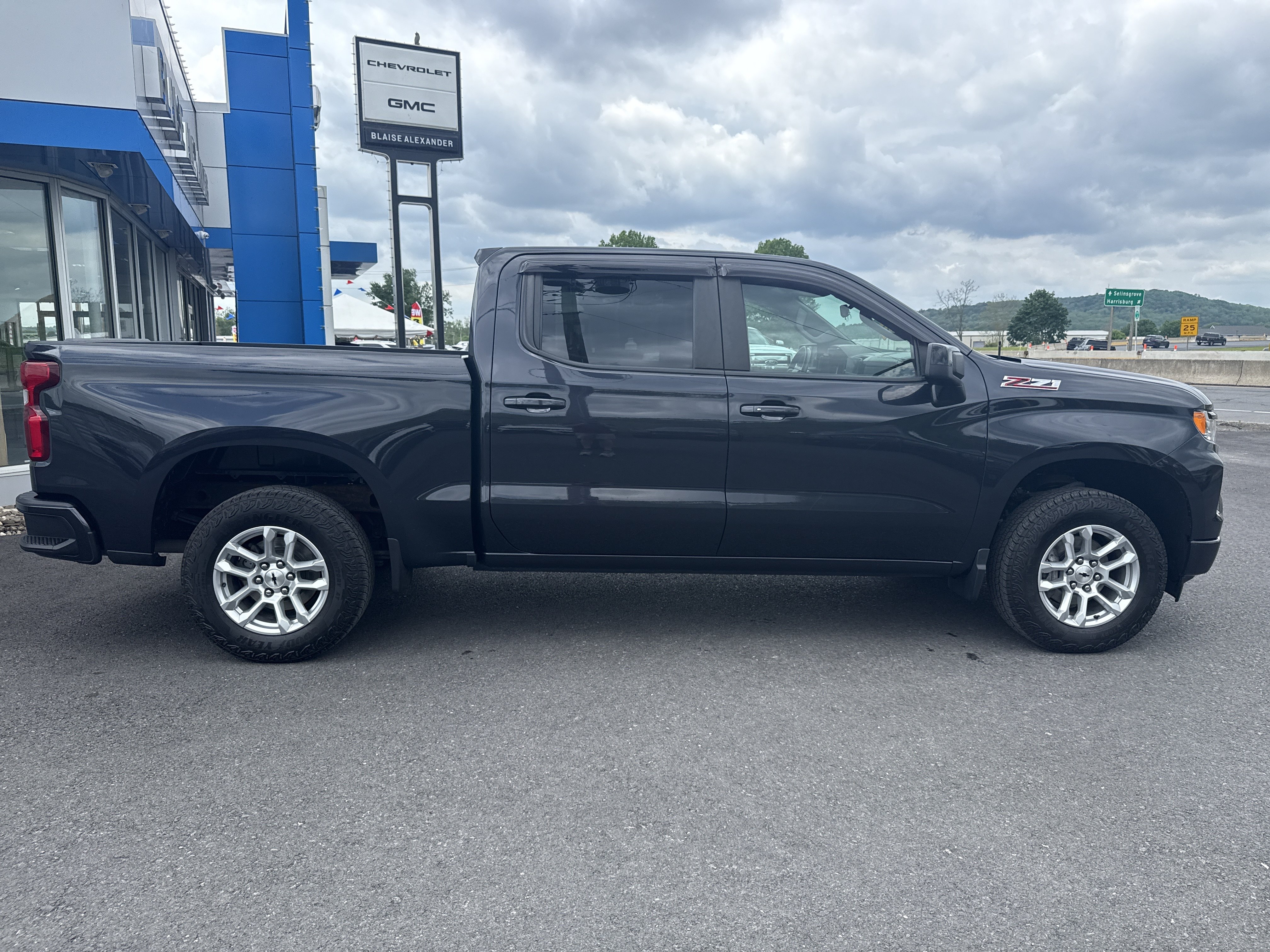 Used 2022 Chevrolet Silverado 1500 RST w/ Z71 Off-Road Package AWD/4WD video 2