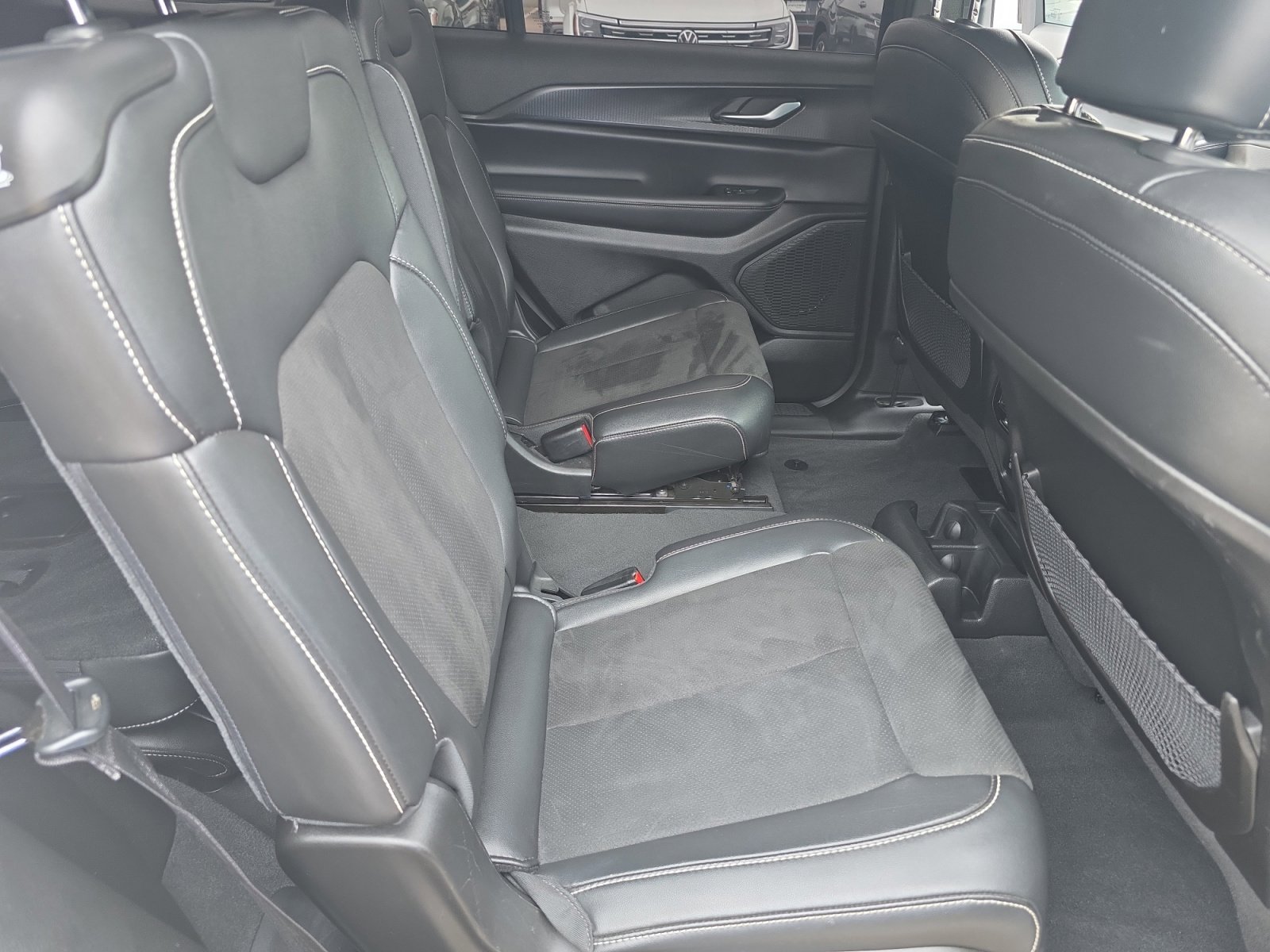 Used 2024 Jeep Grand Cherokee L Altitude image 18