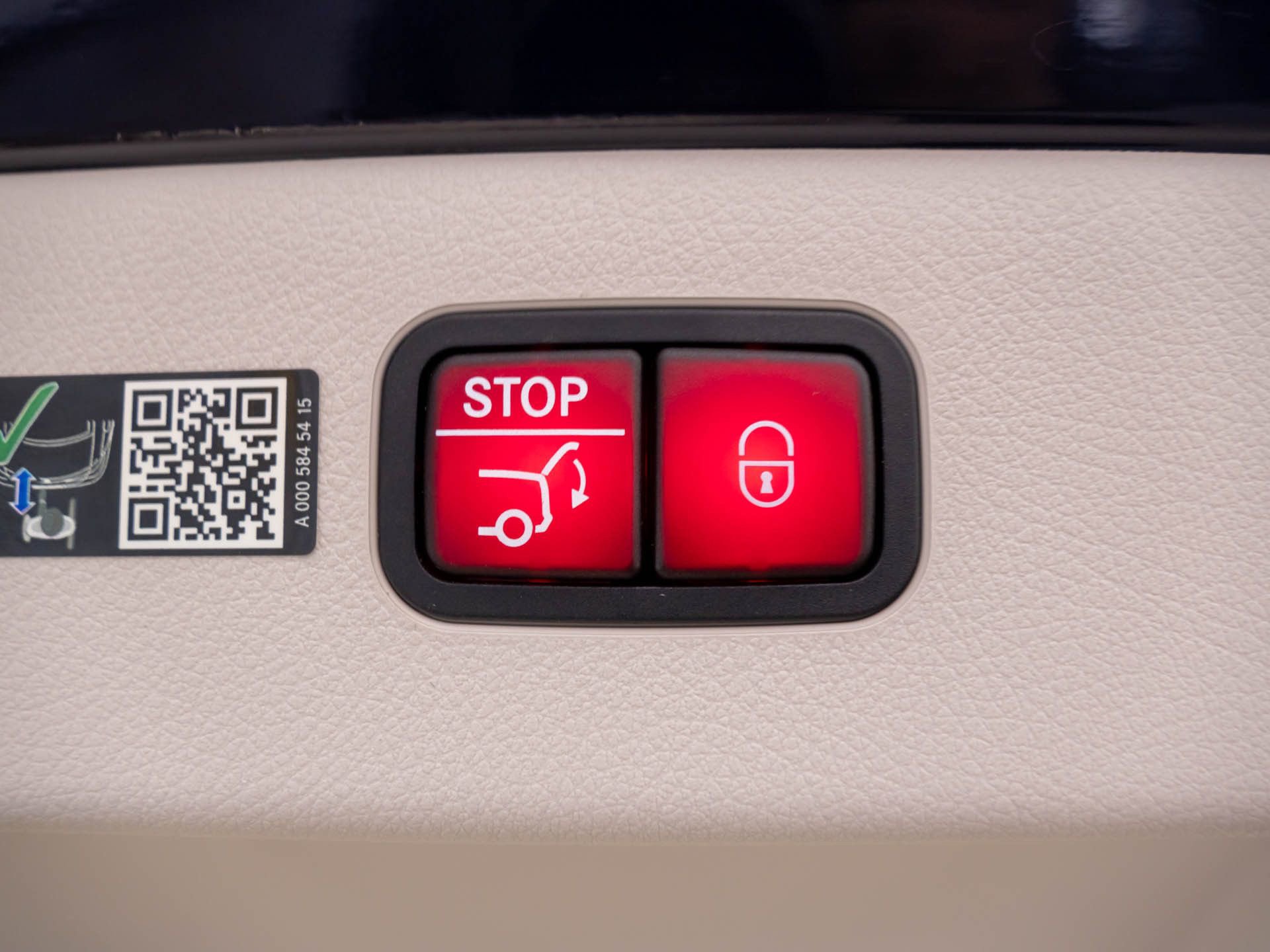 Used 2023 Mercedes-Benz EQS 450+ 4MATIC Sedan image 32