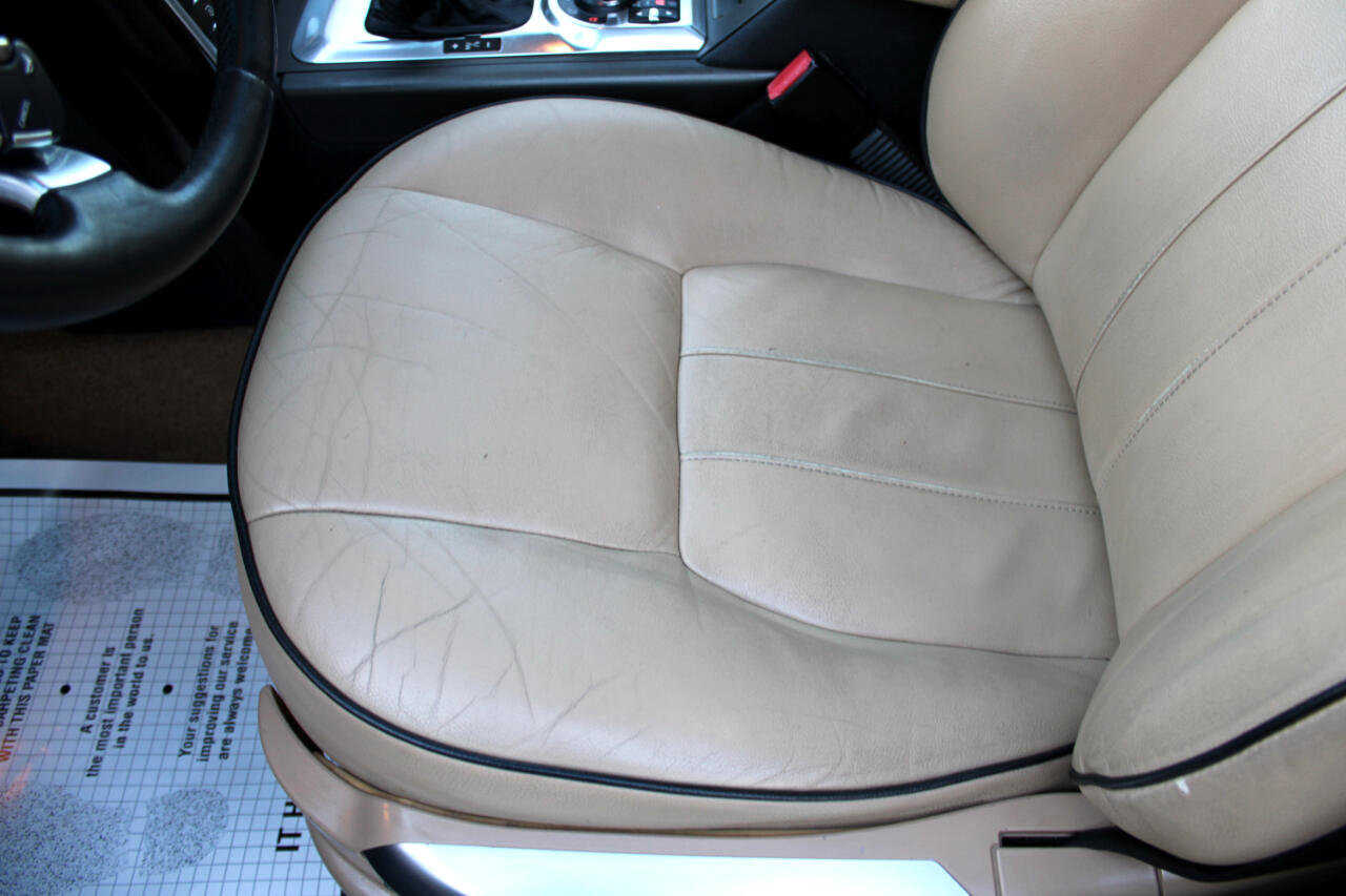 Used 2012 Land Rover Range Rover HSE image 22