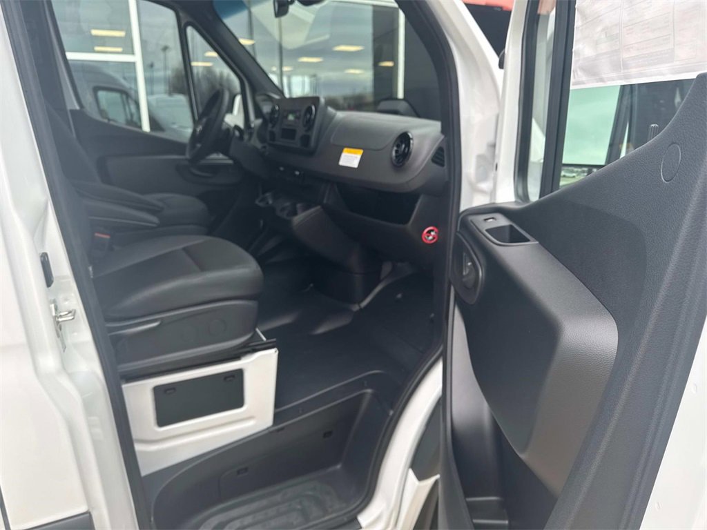 New 2025 Mercedes-Benz Sprinter 2500 image 10