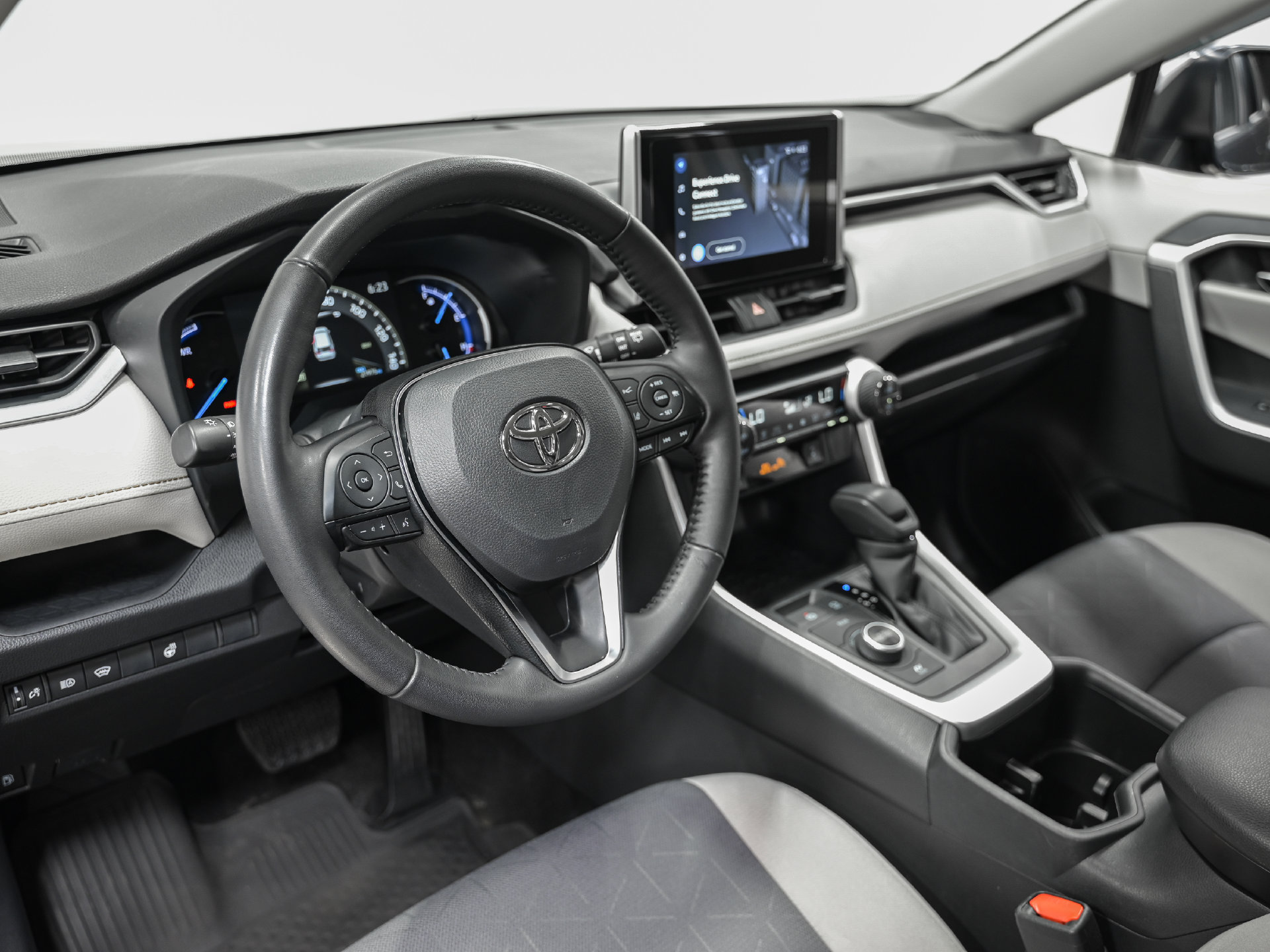Used 2025 Toyota RAV4 XLE w/ Weather Package AWD/4WD image 15