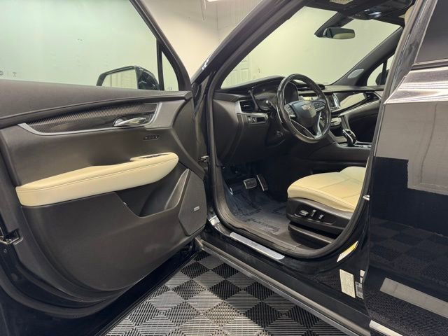 Used 2023 Cadillac XT6 Sport image 11