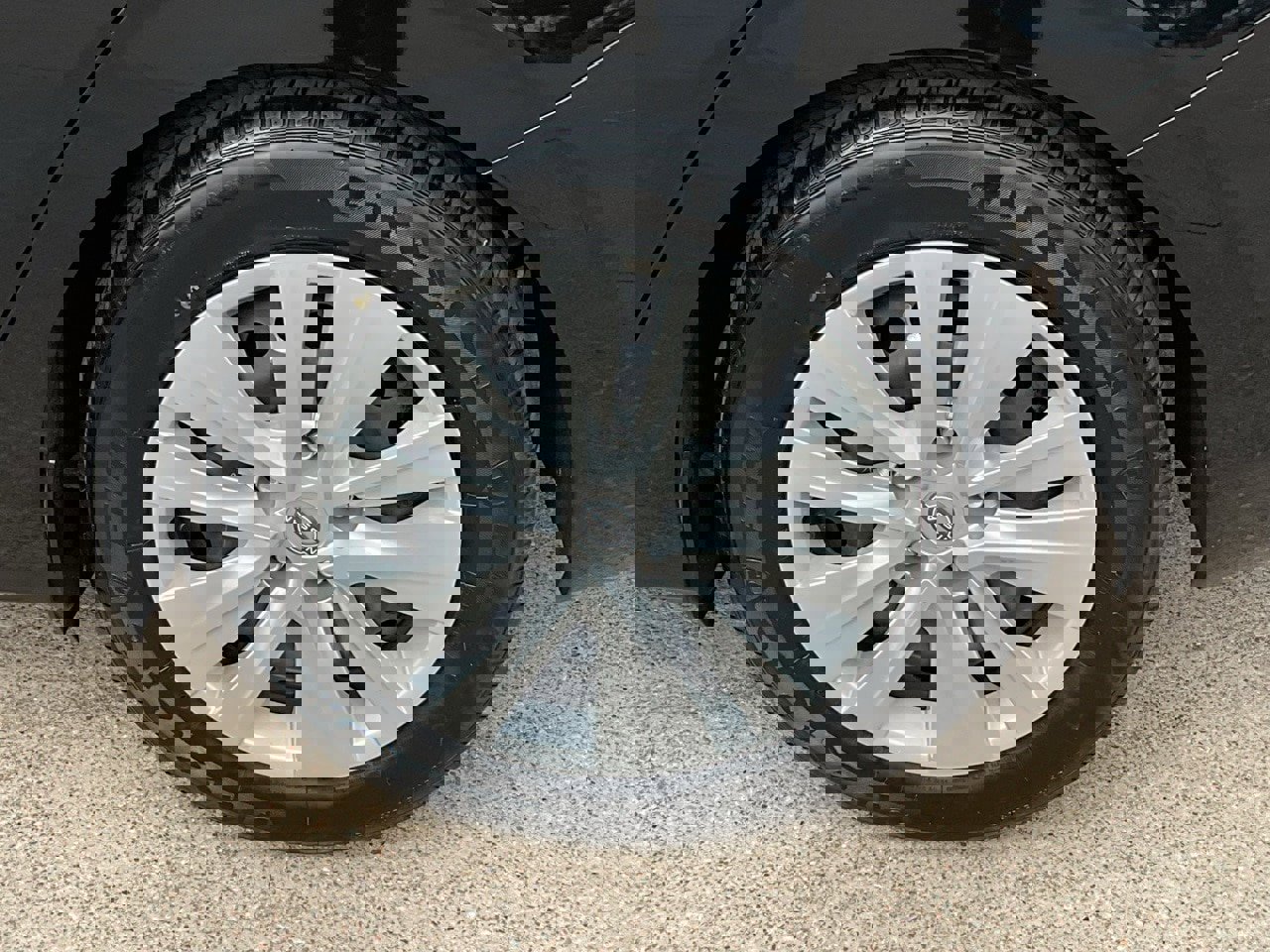 Used 2025 Nissan Sentra S image 10