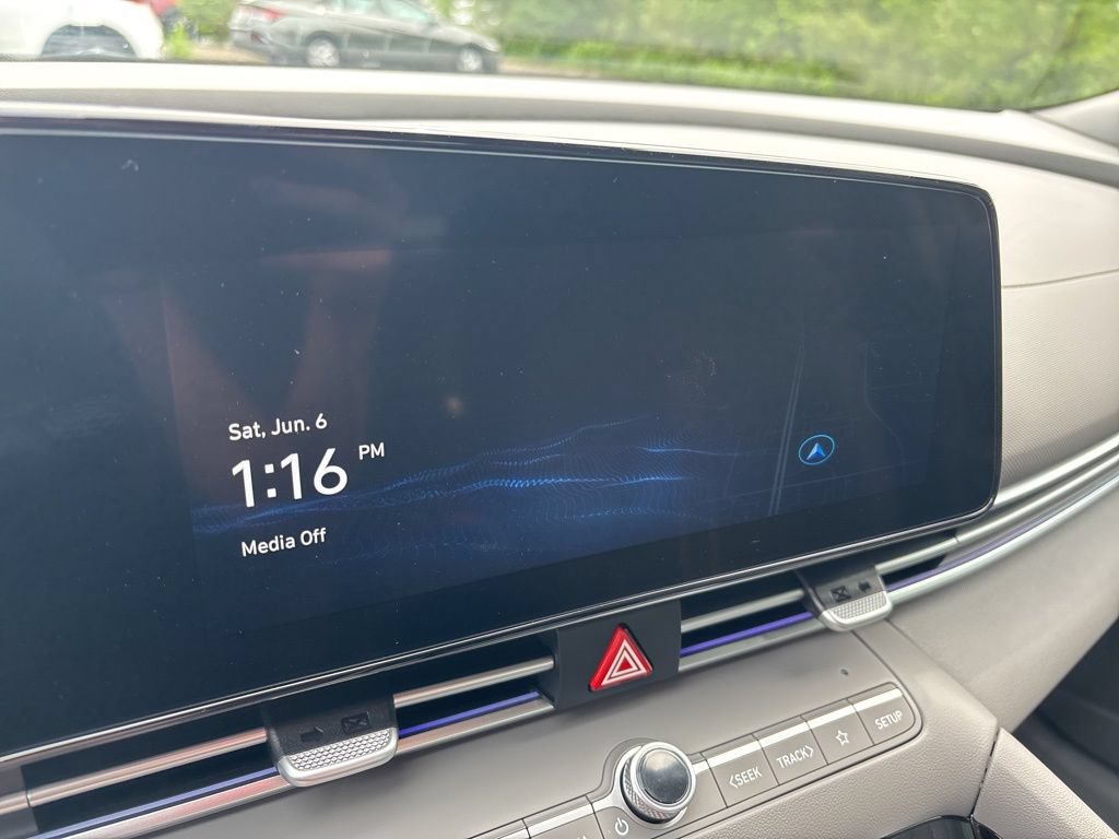 New 2025 Hyundai Elantra SEL FWD image 25