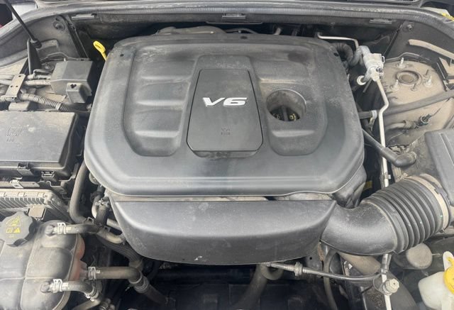 Used 2018 Jeep Grand Cherokee Altitude AWD/4WD image 12