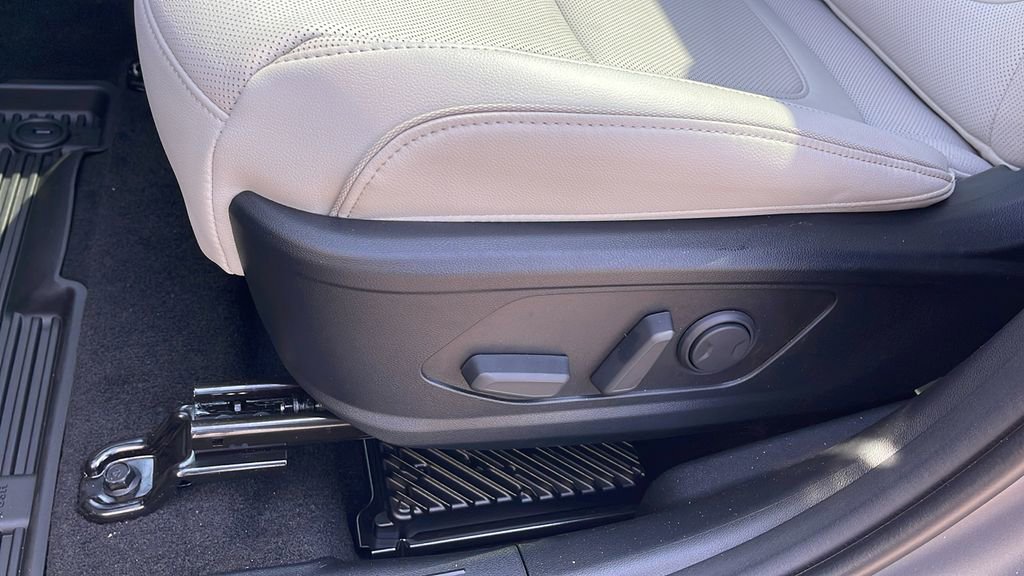 New 2025 Hyundai Tucson Limited image 28