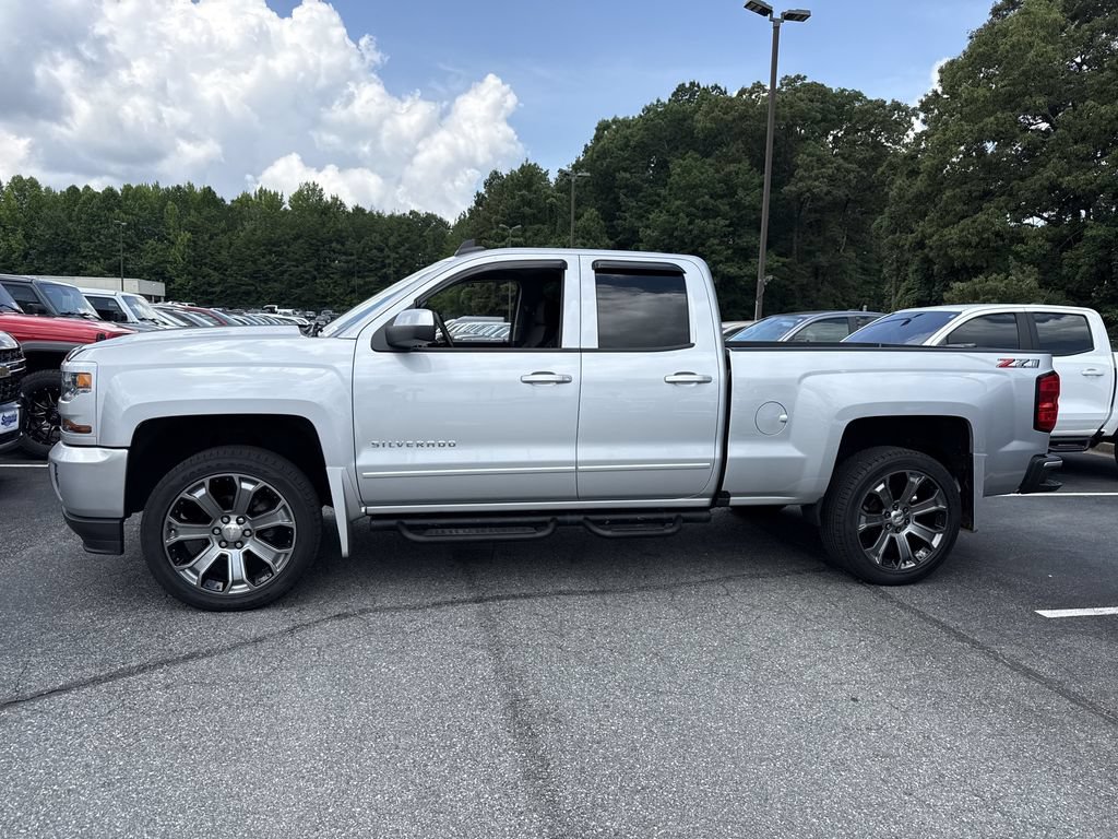 Used 2018 Chevrolet Silverado 1500 LT w/ True North Edition AWD/4WD image 4