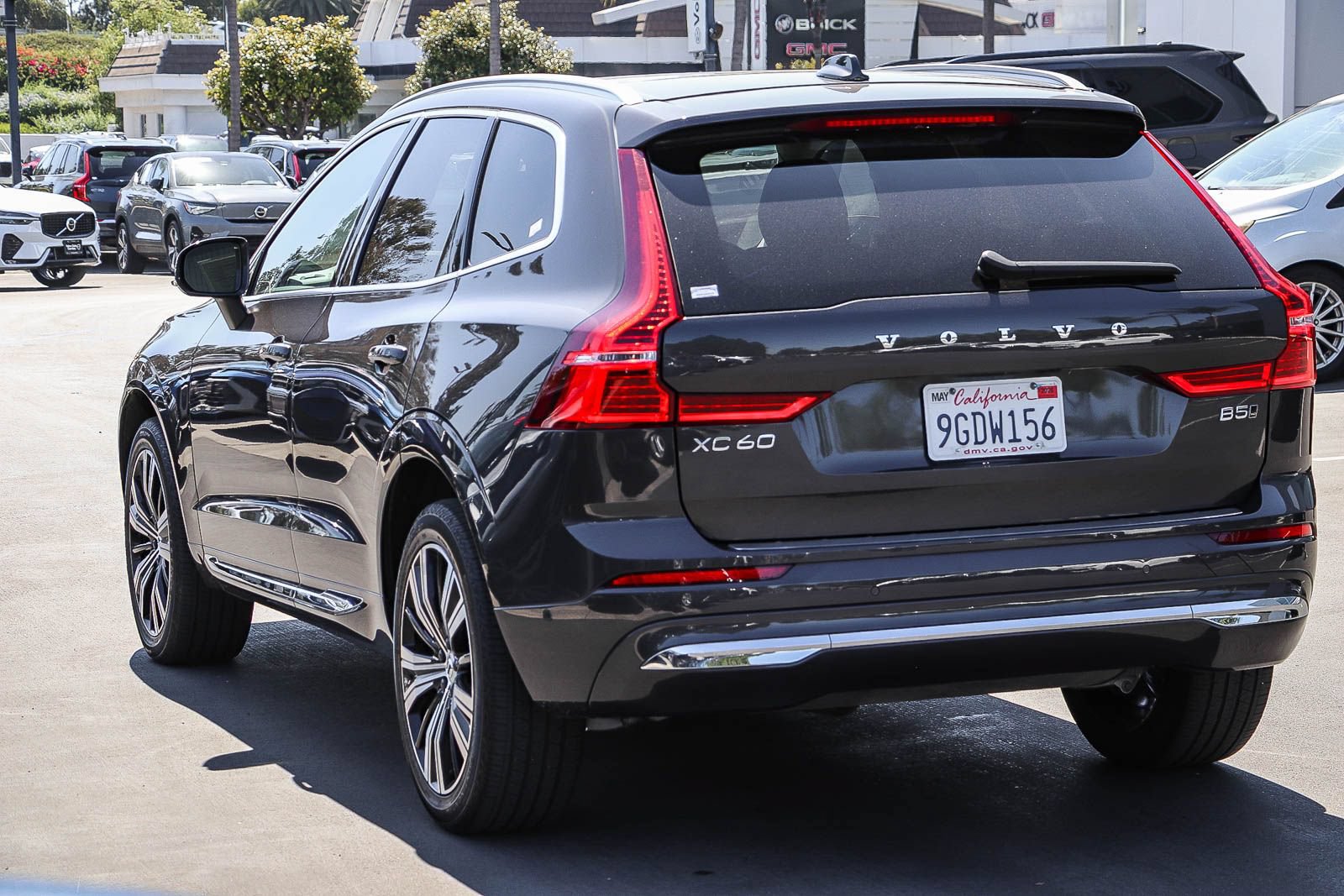 Used 2023 Volvo XC60 B5 Plus AWD/4WD image 8