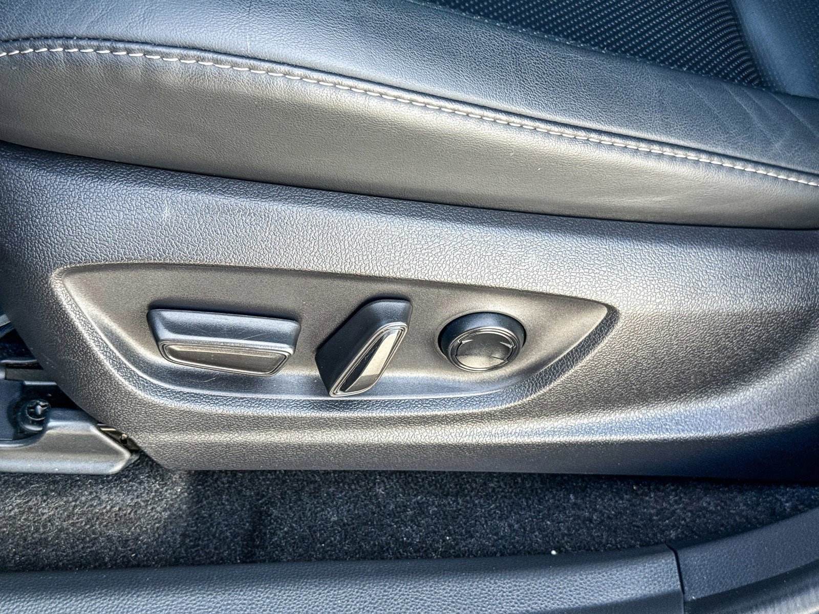 Used 2024 Toyota Crown Limited image 25