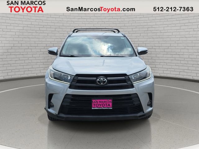 Used 2019 Toyota Highlander SE FWD image 2