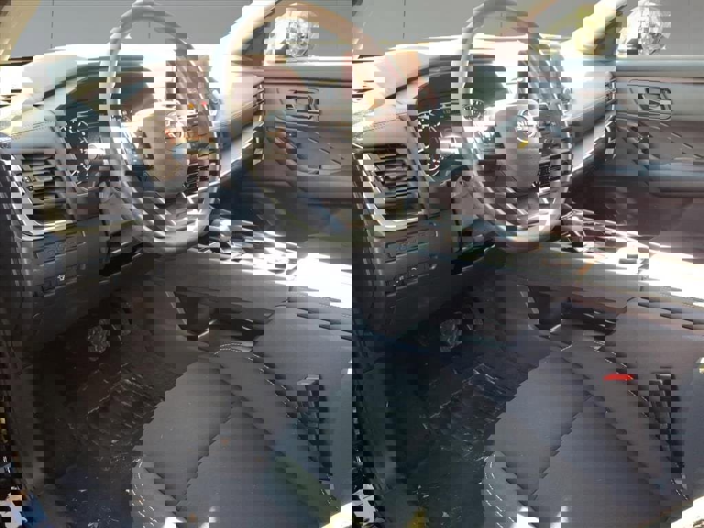 Used 2025 Nissan Rogue S image 10