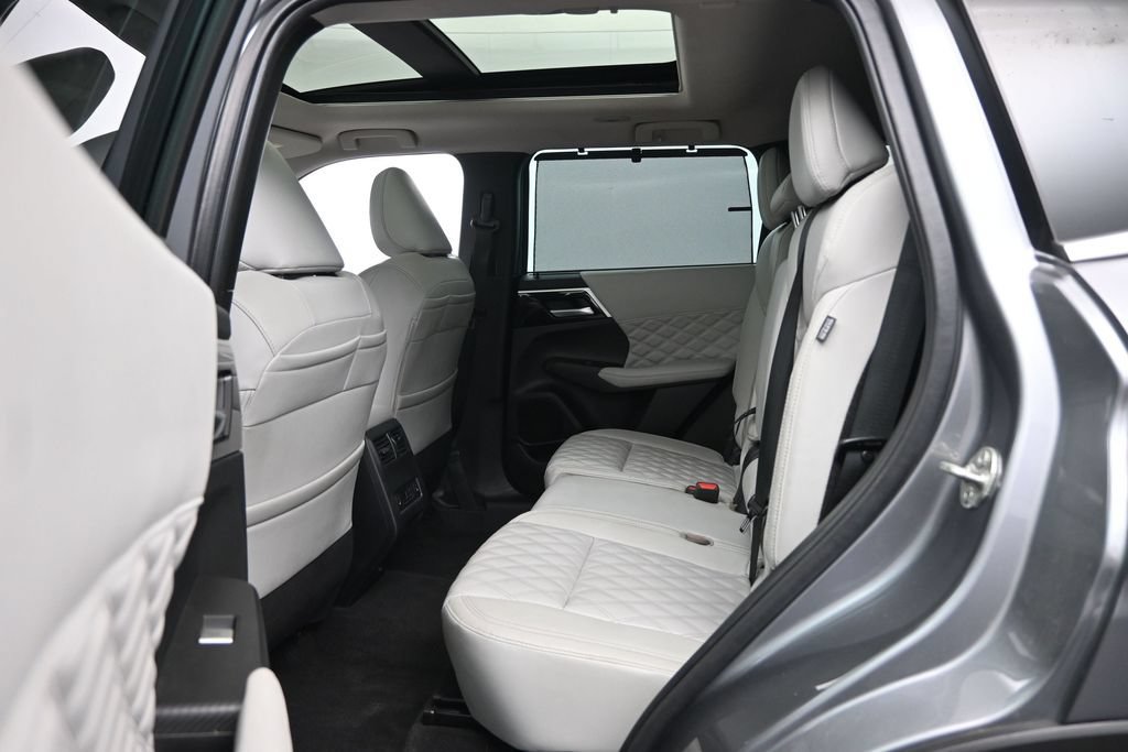 Used 2023 Mitsubishi Outlander SEL AWD/4WD image 25