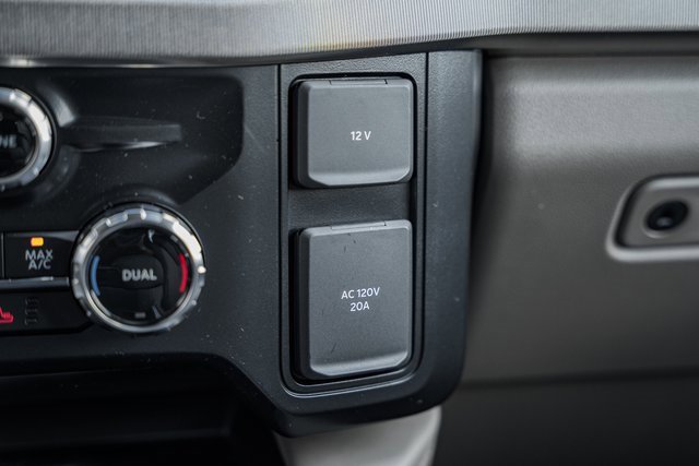 New 2026 Ford F250 Platinum image 32