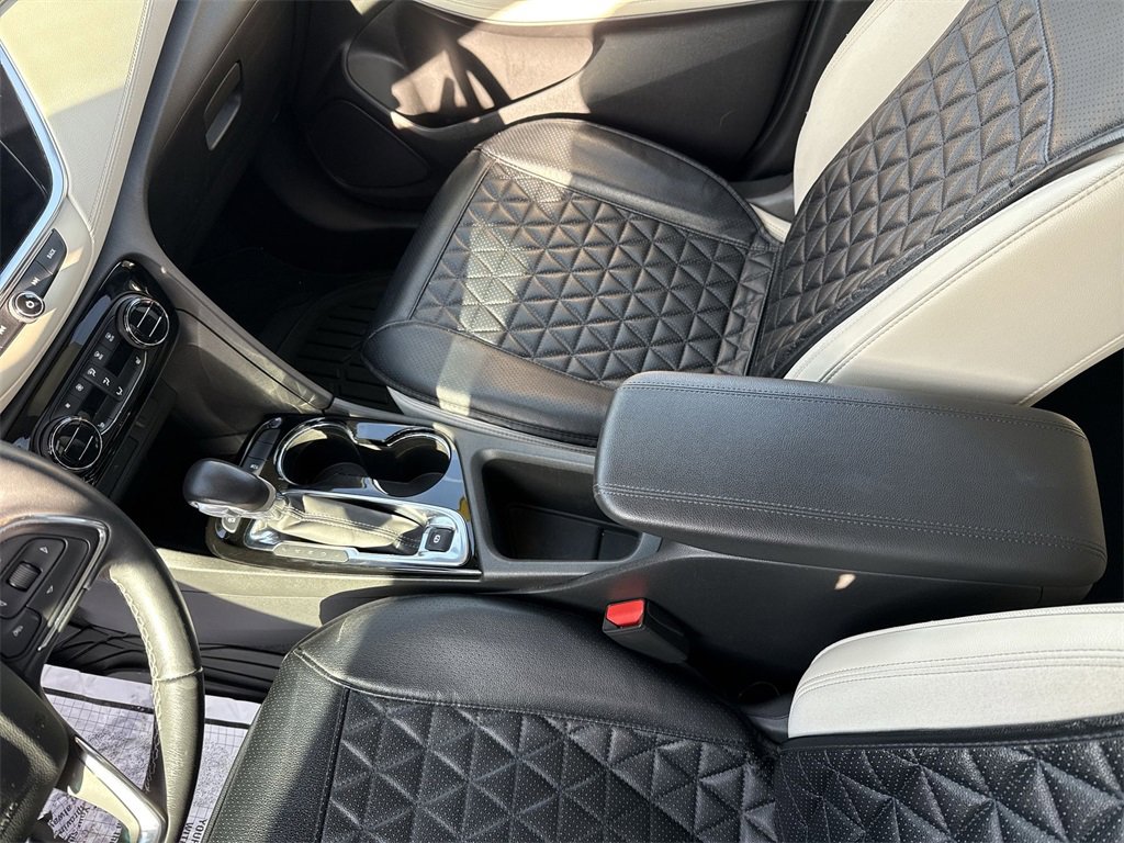 Used 2022 Buick Encore GX Select image 22