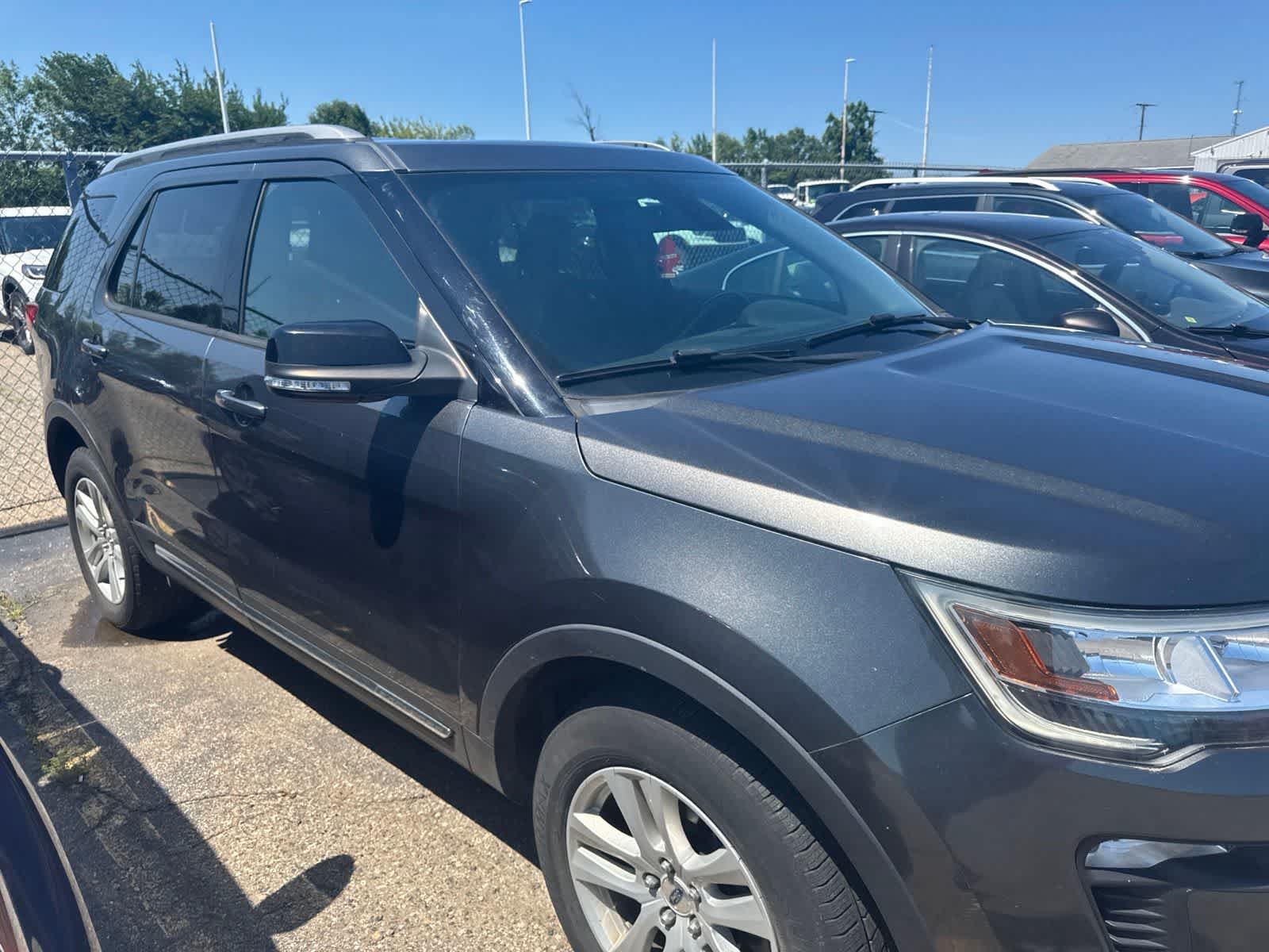 Used 2018 Ford Explorer XLT w/ Equipment Group 201A AWD/4WD image 22