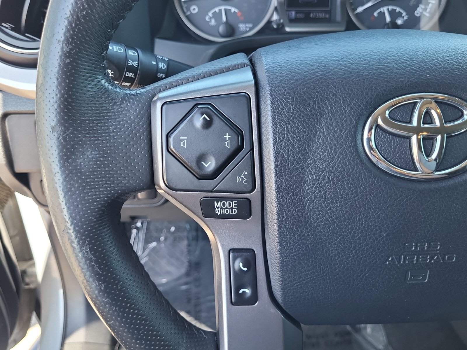 Used 2019 Toyota Tacoma SR5 RWD image 11