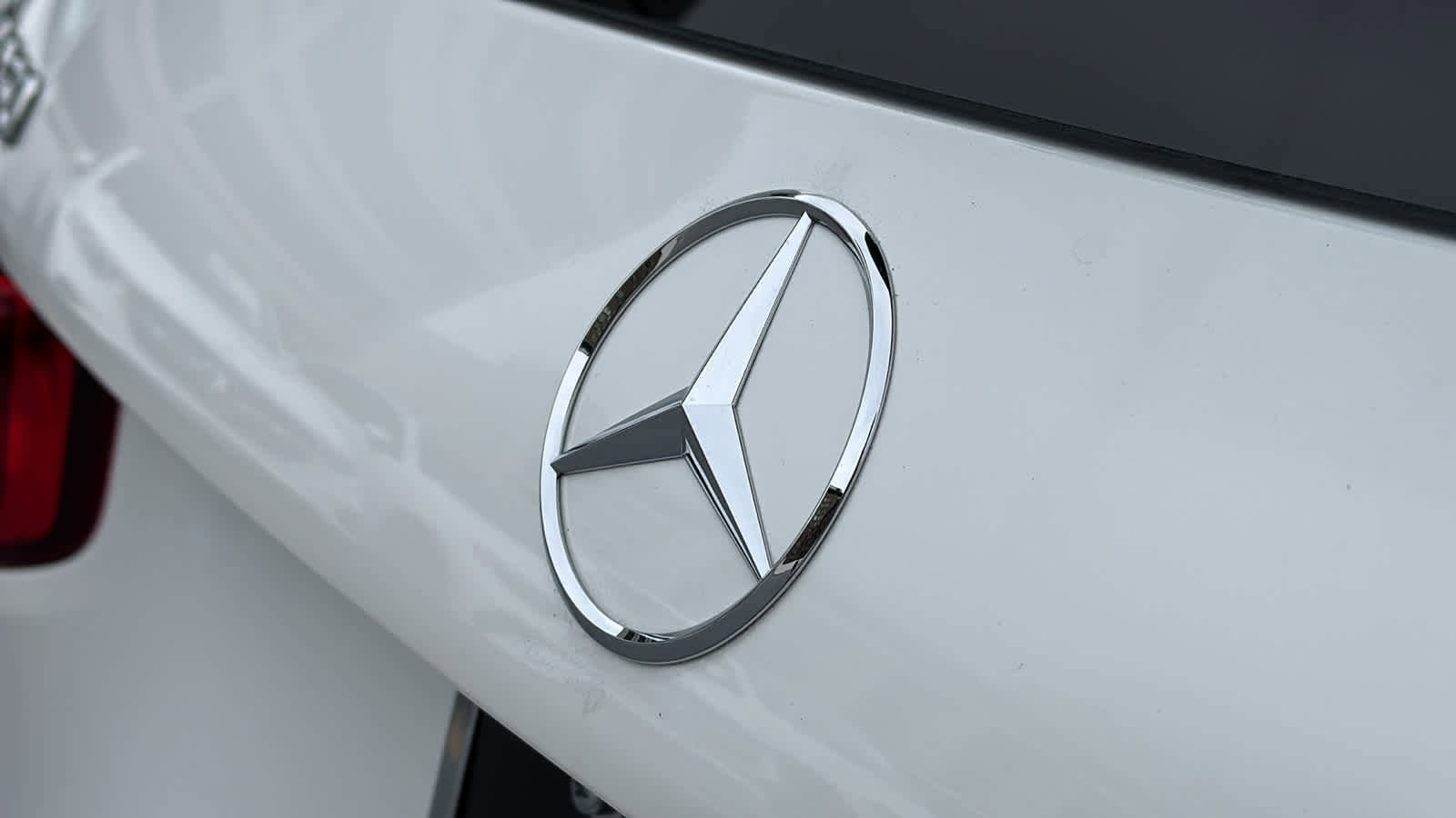 Used 2025 Mercedes-Benz GLB 250 4MATIC image 9